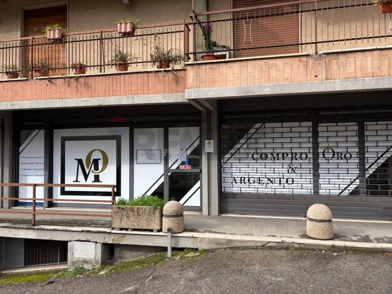 Negozio in Via Ruggero d'Andreotto 85, Perugia, {3} - Foto 1
