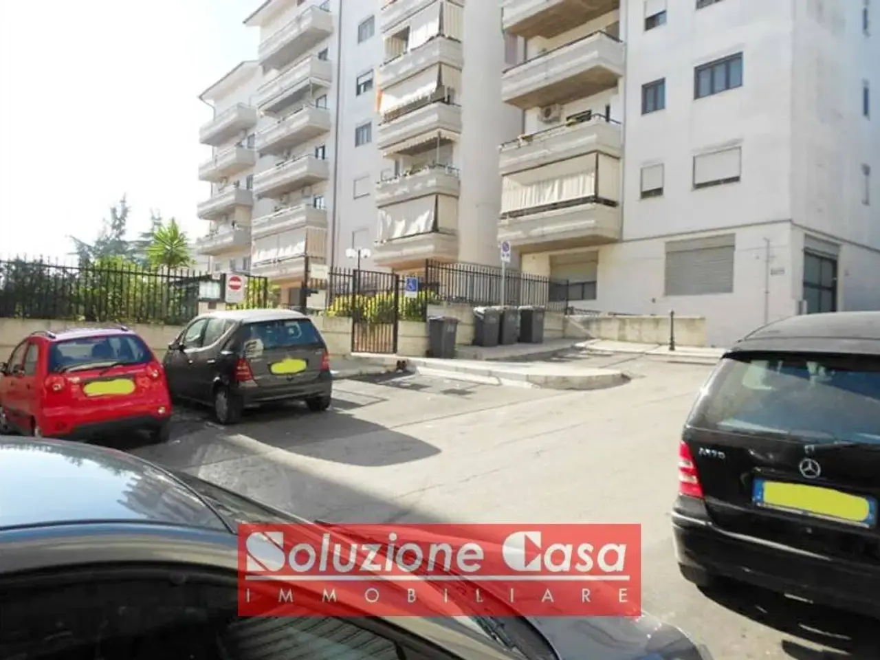 Negozio in Via Europa, Canosa Di Puglia, {3} - Foto 1