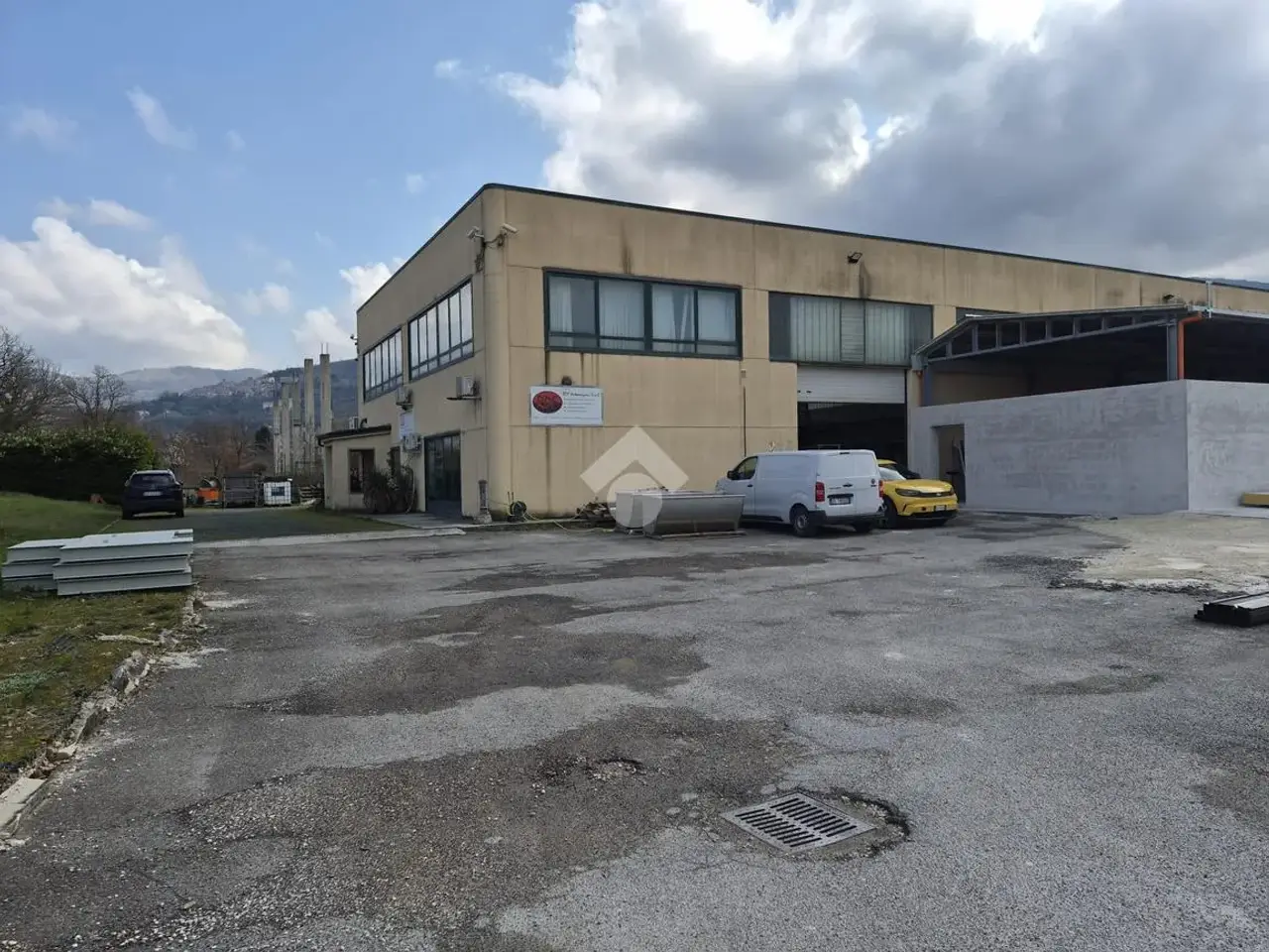 Capannone in Fossato di Vico Via Industriale 1, Fossato Di Vico, {3} - Foto 1