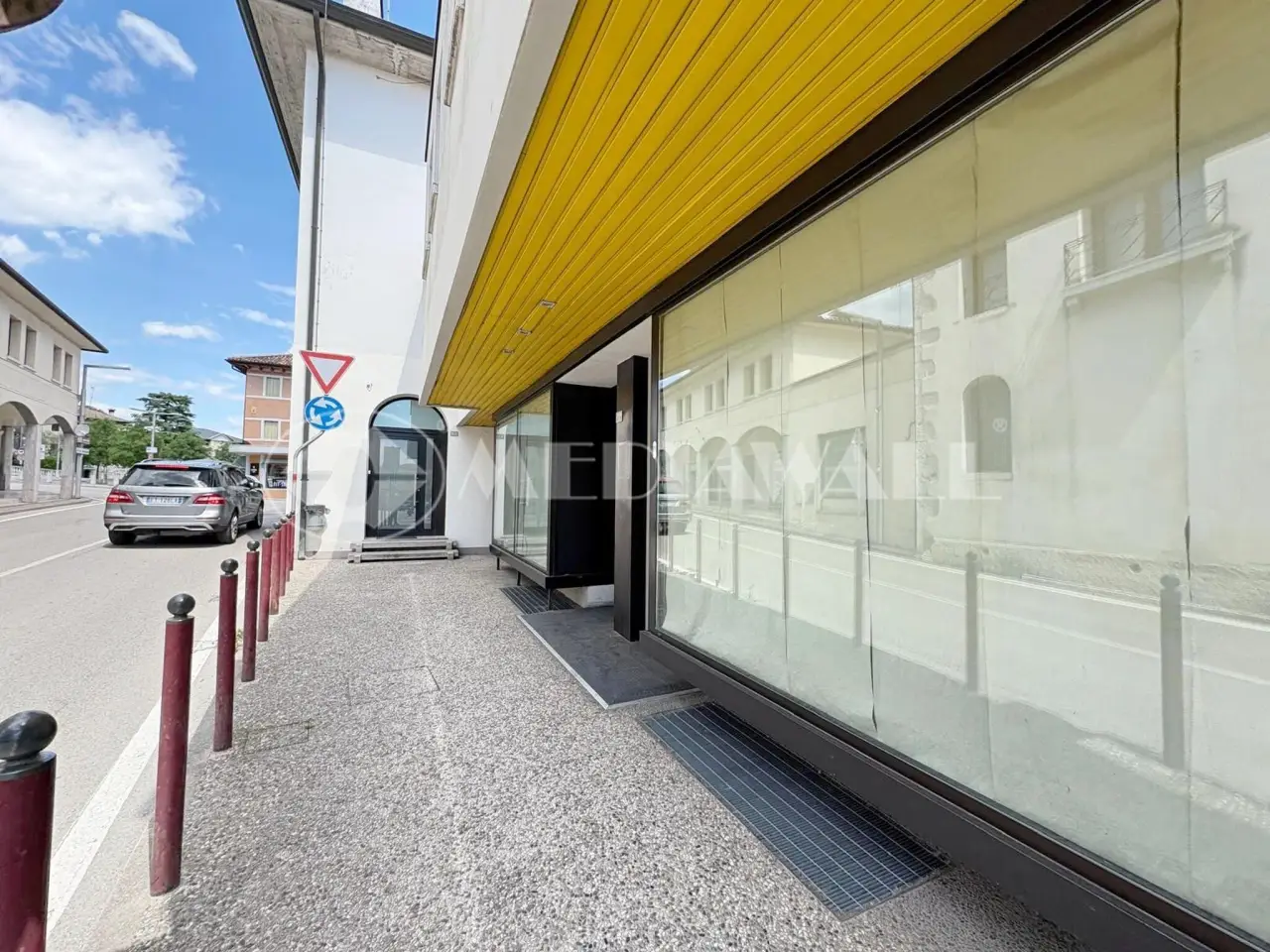 Palazzina commerciale in Via Marconi 1, Caneva, {3} - Foto 1