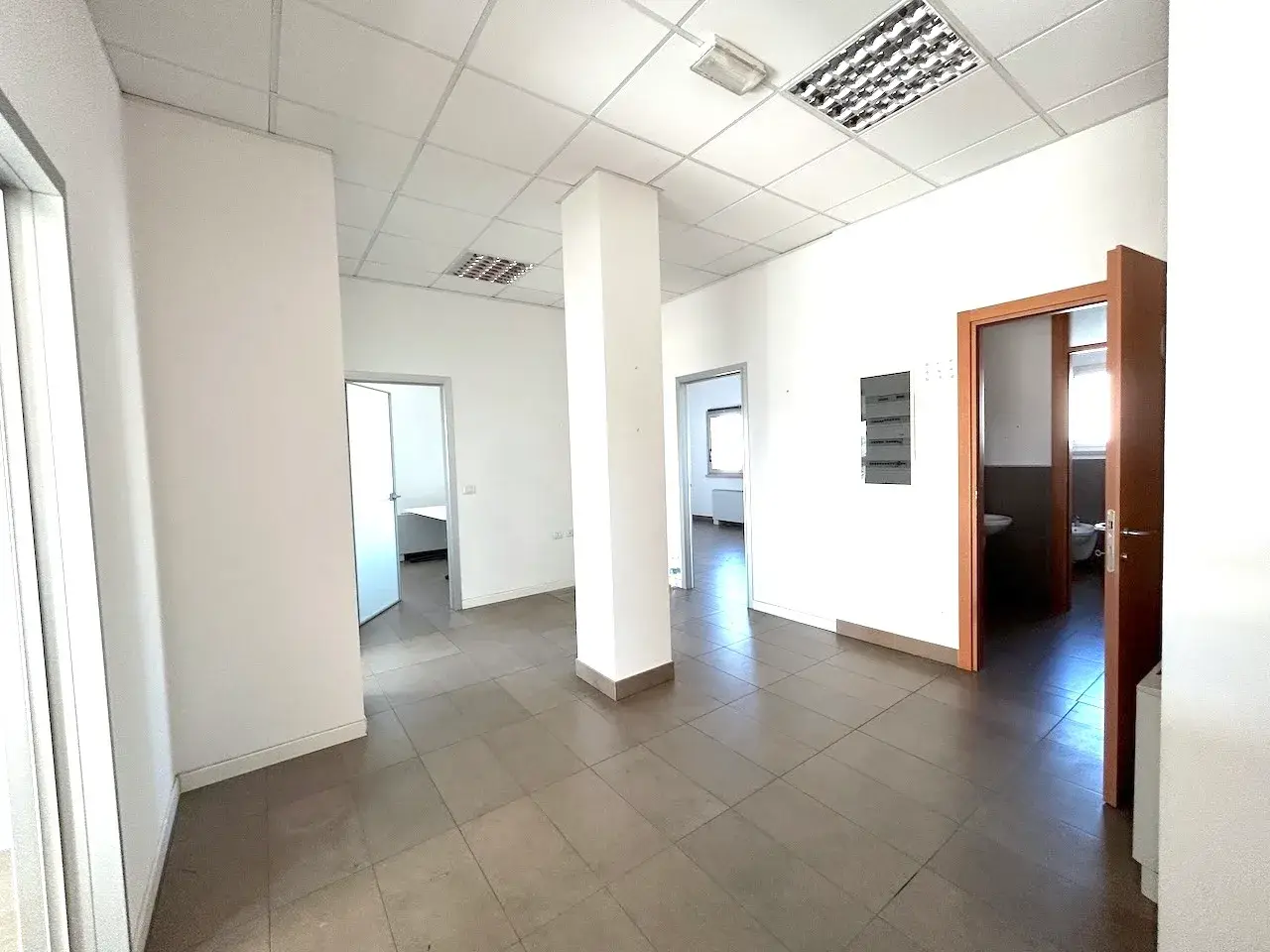Ufficio in Via Menghi, Savignano Sul Rubicone, {3} - Foto 1