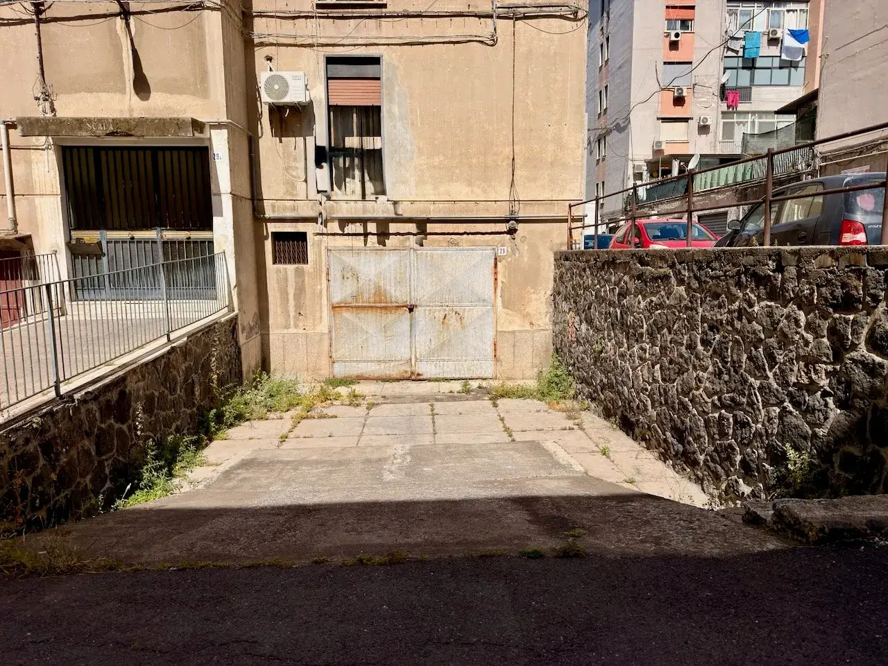 Magazzino in Via dell'Adamello 29, Catania, {3} - Foto 1