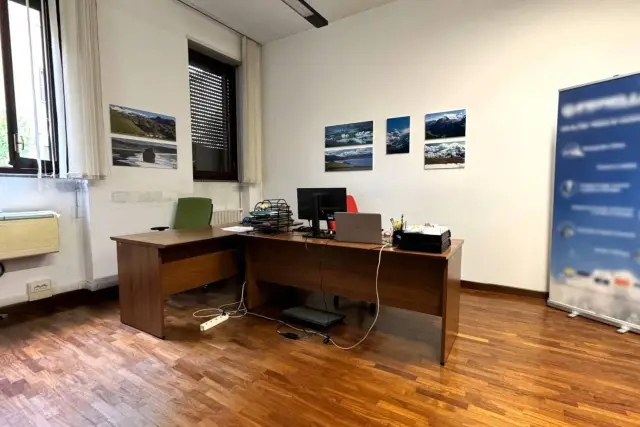 Gemeinschaftsbüro in Via Roberto Ardigò, Monza - Foto 1