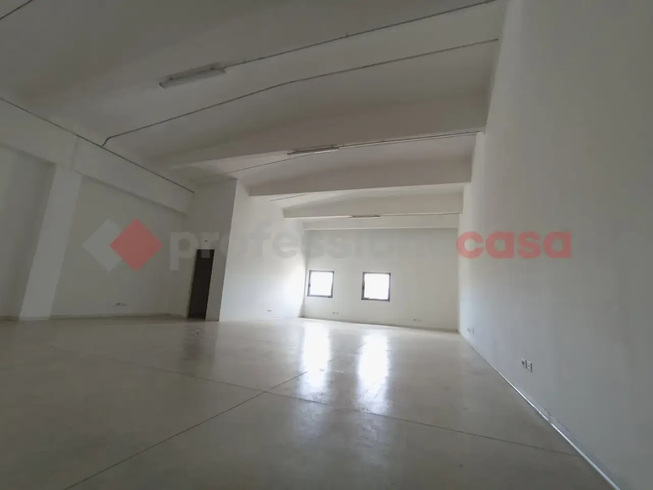 Capannone in , Spoleto, {3} - Foto 2