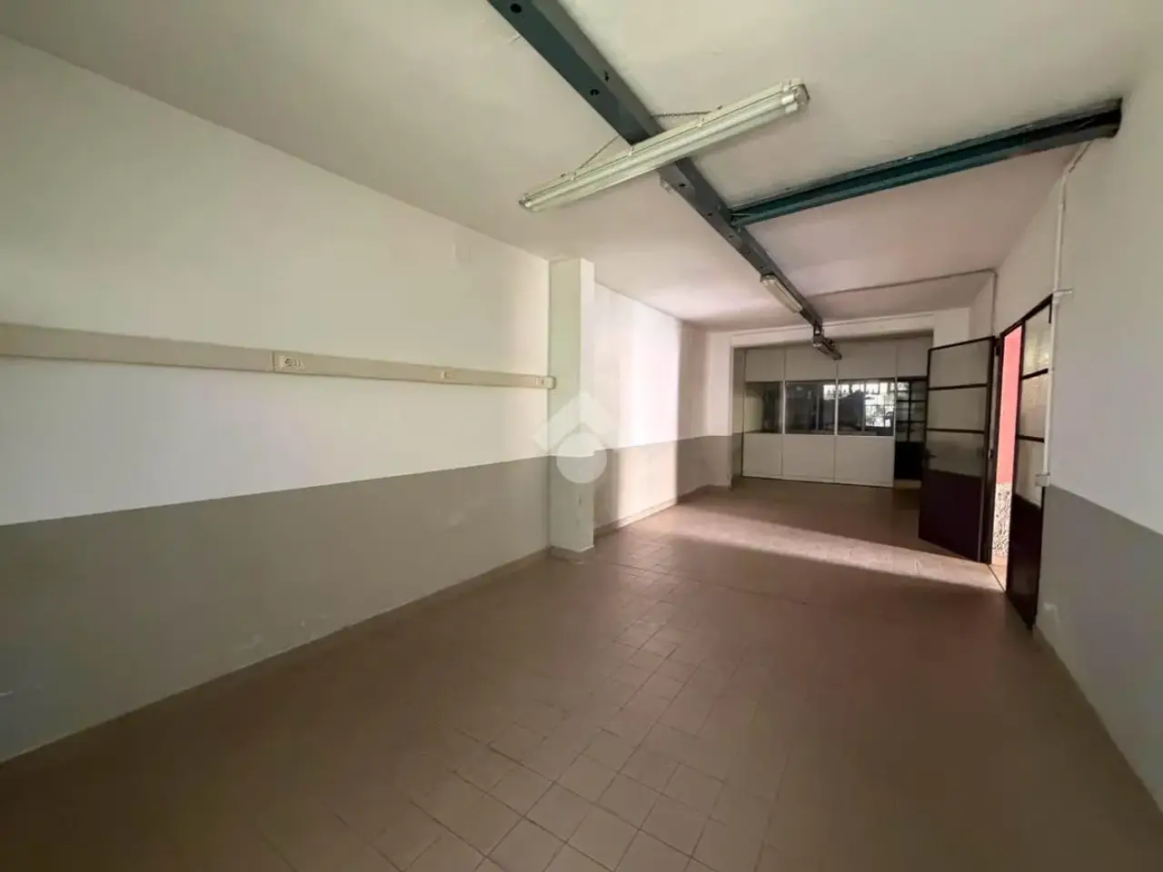 Capannone in Via della Resistenza 33, Peschiera Borromeo, {3} - Foto 1