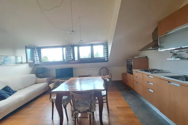 Vierzimmerwohnung in Via Romelli Gervasoni, Clusone - Foto 1