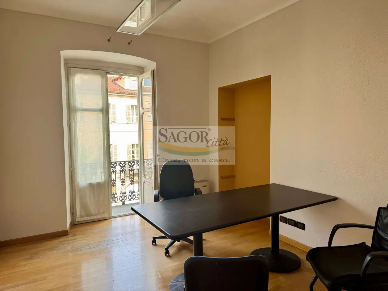 Ufficio in Piazza Barbieri 2, Pinerolo, {3} - Foto 1