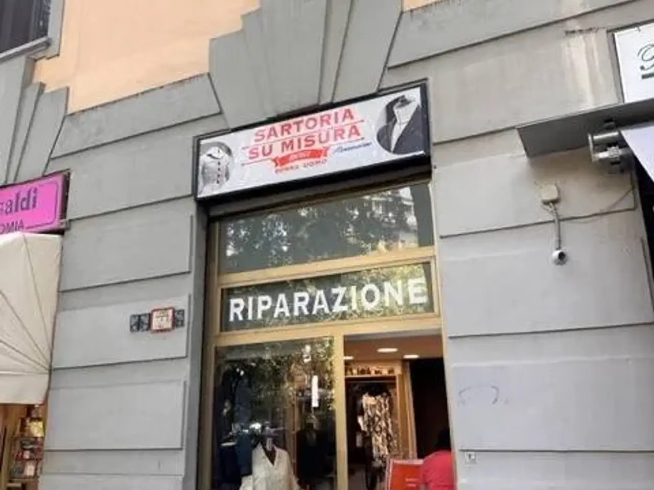 Negozio in Via Luca della Robbia 10, Milano, {3} - Foto 1