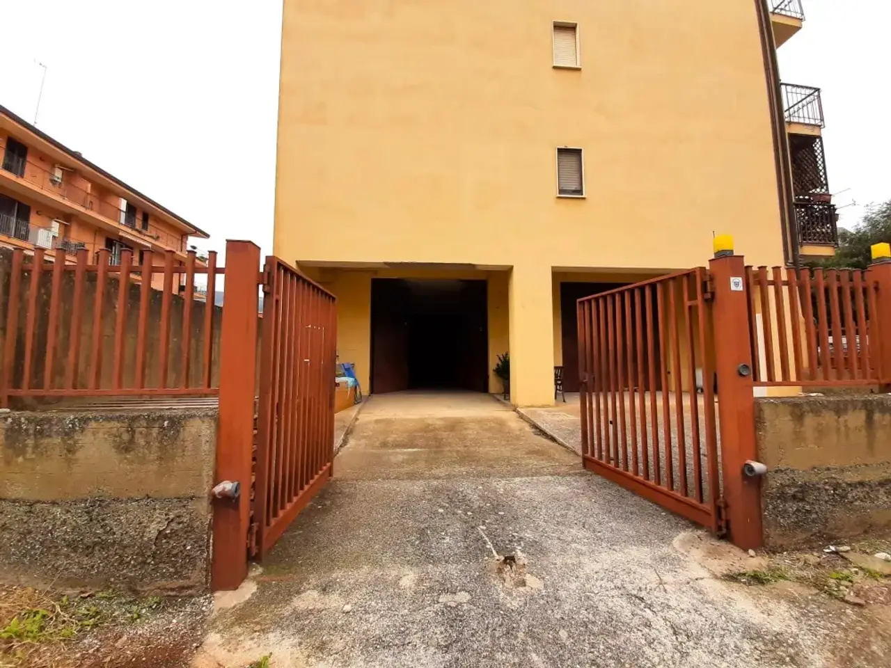 Magazzino in Via Gabriele Cianflone, Lamezia Terme, Catanzaro, Lamezia Terme, {3} - Foto 2