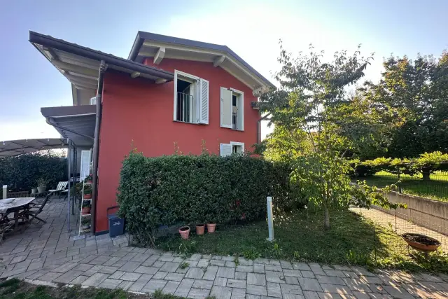 Villa in Via Giuseppe Garibaldi, Montano Lucino - Foto 1