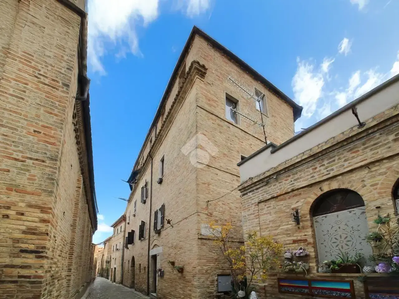 Negozio in Via Giulio Cesare 39, Fermo, {3} - Foto 1