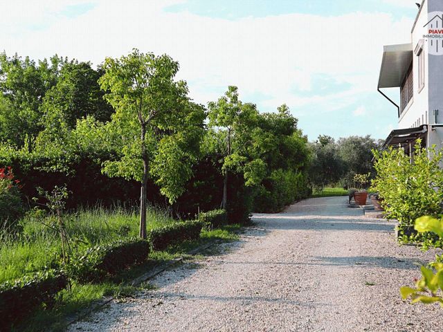 Villa in Strada della Speranza, Latina - Foto 1