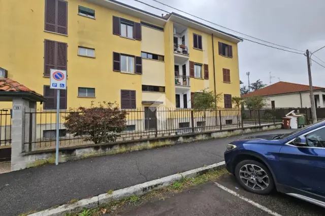 Trilocale in Via Monte Grappa 19, Vanzago - Foto 1