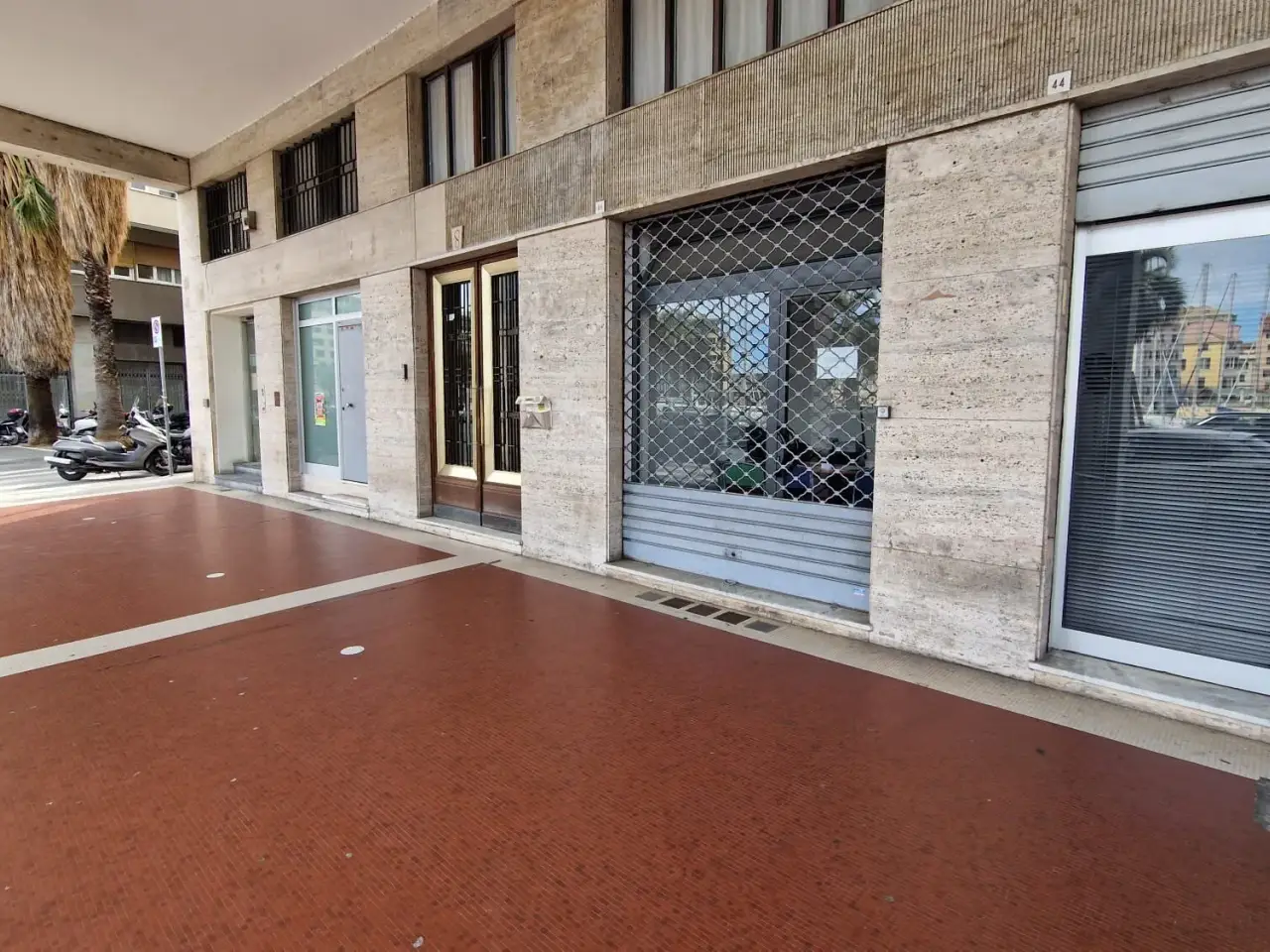 Negozio in Via Gramsci 48r, Savona, {3} - Foto 1