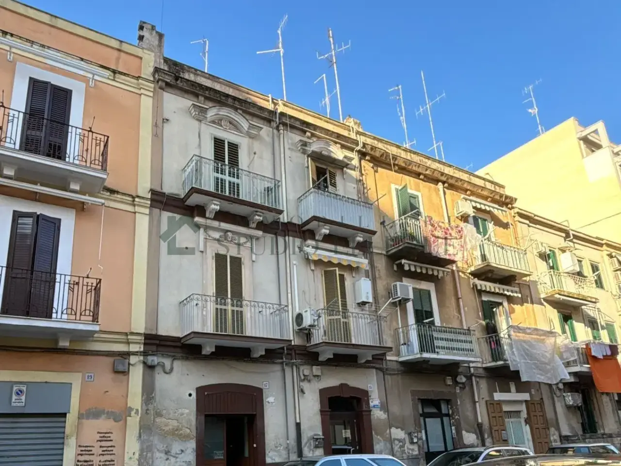 Negozio in Via Francesco Petrelli 17, Bari, {3} - Foto 1