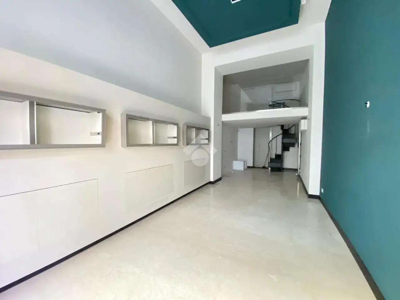 Negozio in Largo Bortolo Belotti 22, Bergamo, {3} - Foto 2