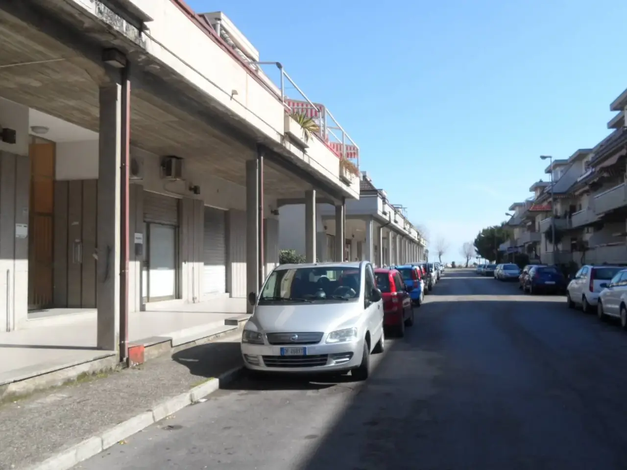 Negozio in Via delle Lancette 23-25, Martinsicuro, {3} - Foto 1
