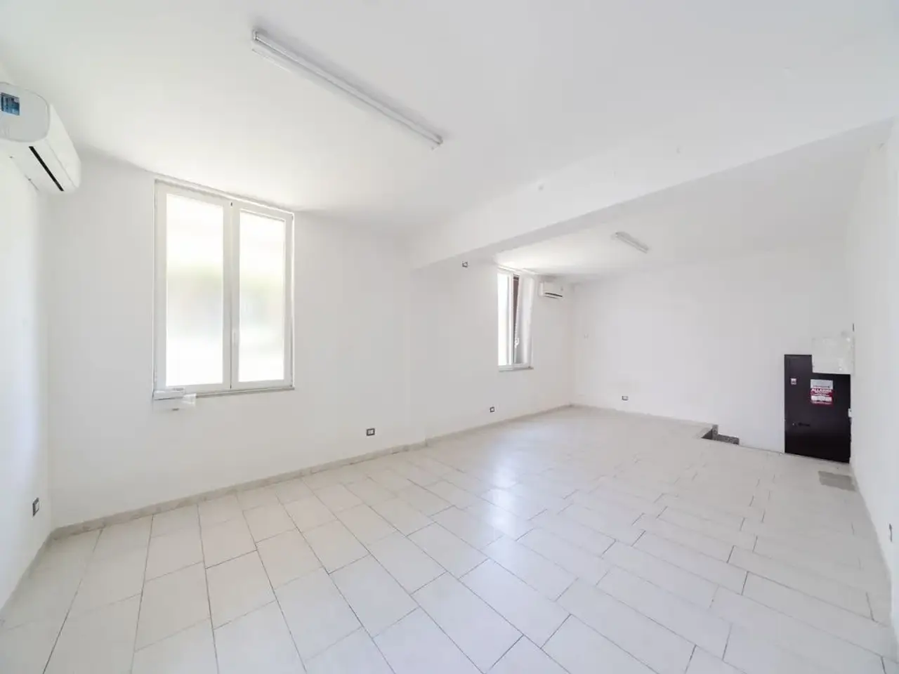 Negozio in Viale Romagna 43, Monza, {3} - Foto 1