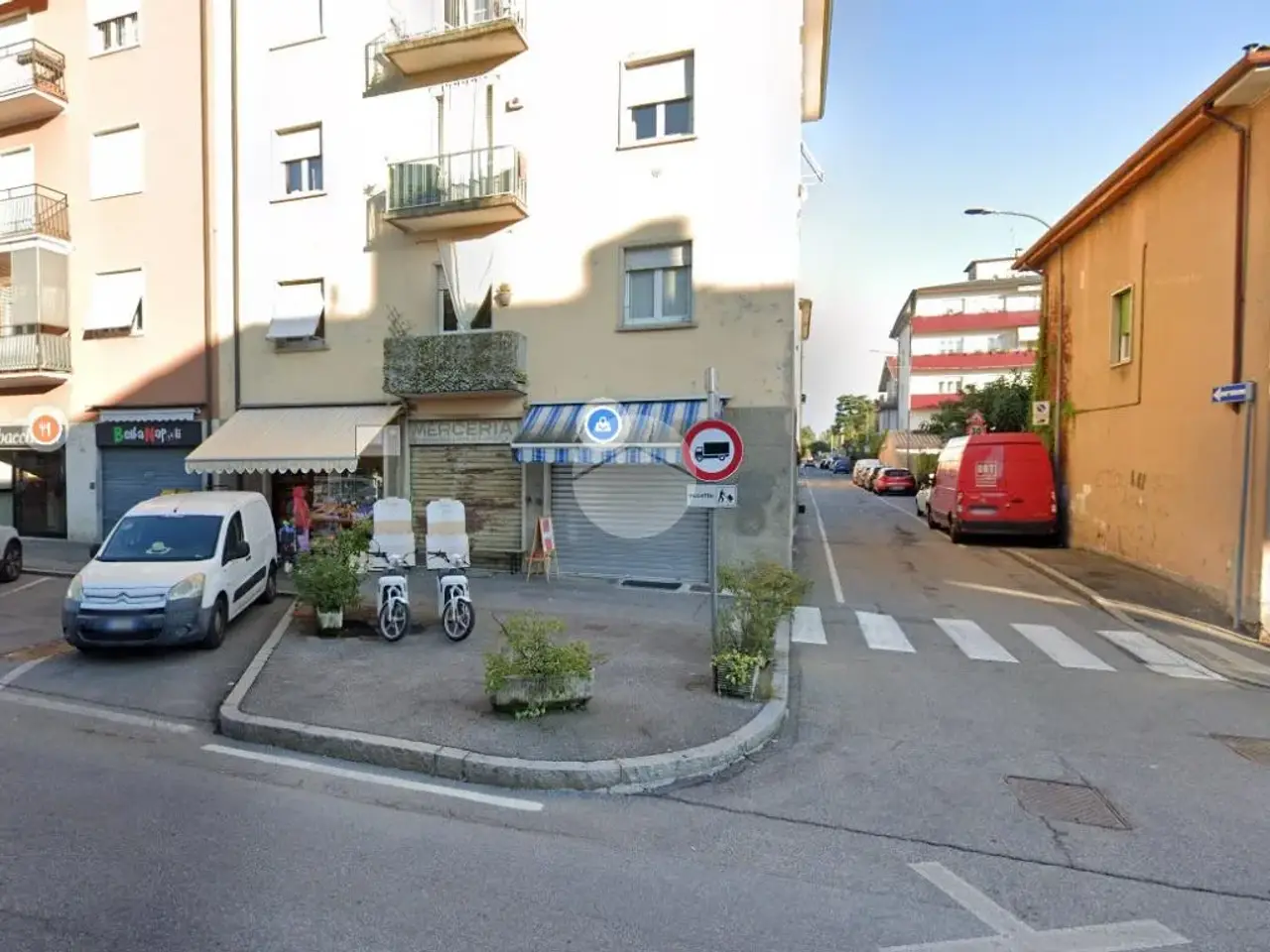 Negozio in Via Celadina 32, Gorle, {3} - Foto 1