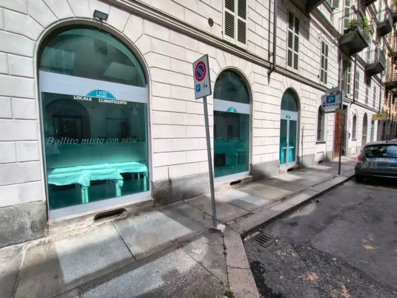 Negozio in Via San Pio V 7, Torino, {3} - Foto 1