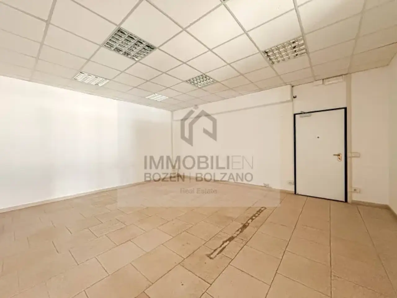 Ufficio in Via Bruno Buozzi 1, Bolzano, {3} - Foto 2