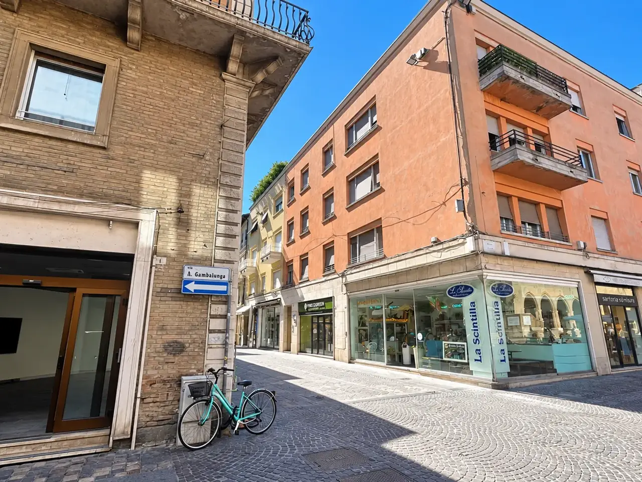 Negozio in Via Alessandro Gambalunga 11, Rimini, {3} - Foto 2