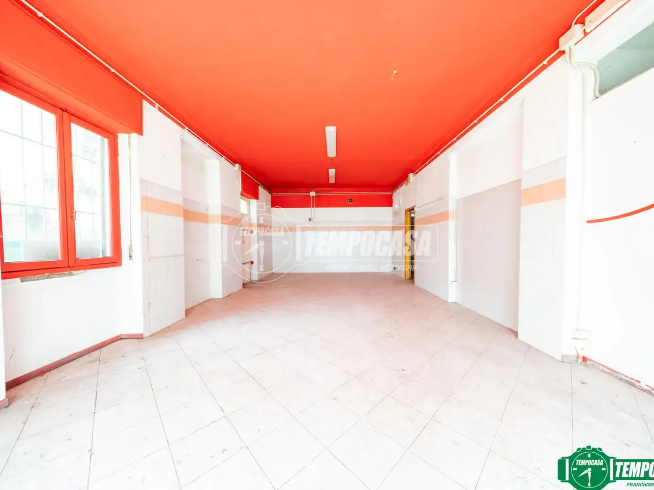 Negozio in Via Liberazione 40, Gravellona Toce, {3} - Foto 2