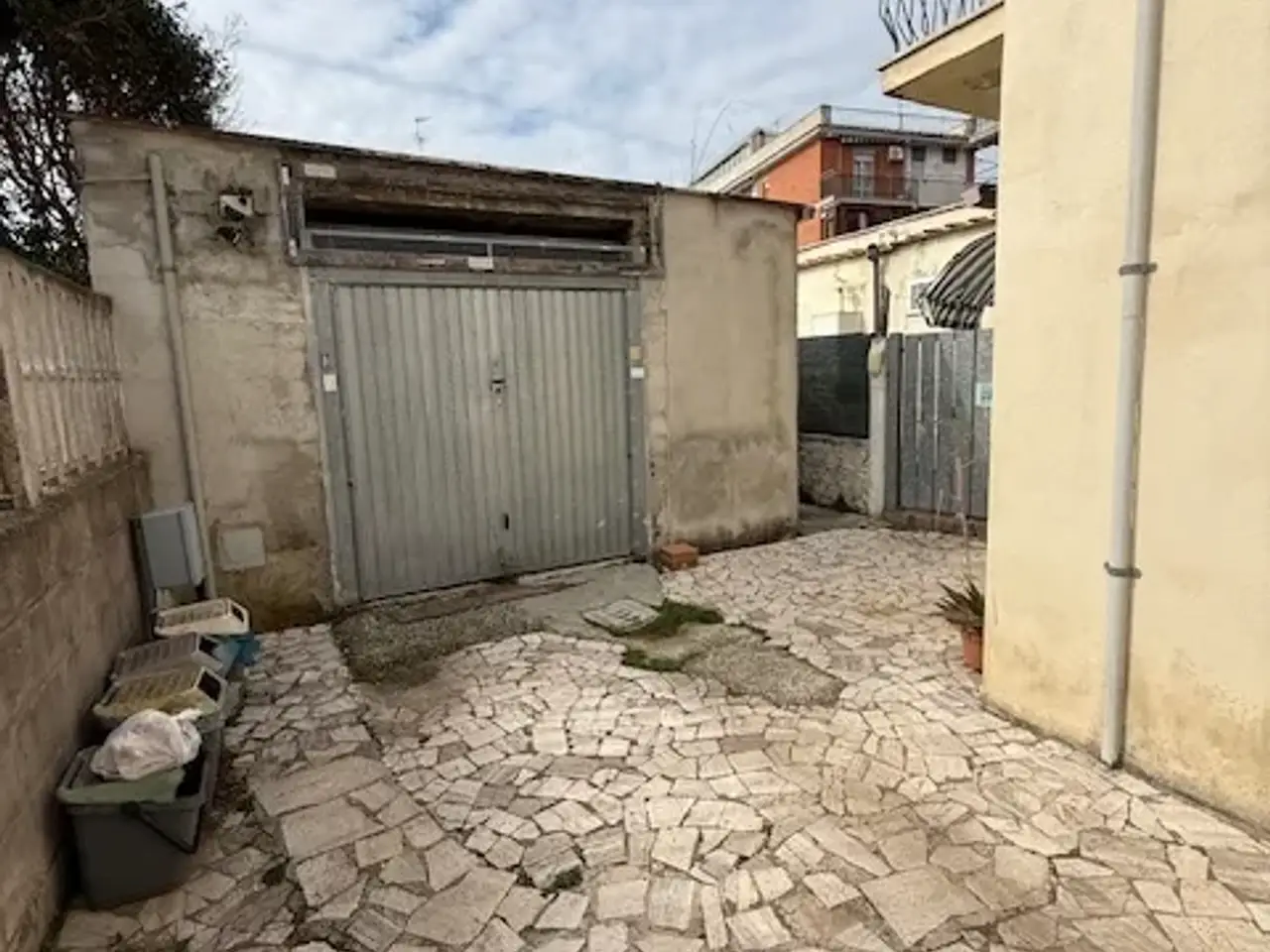 Magazzino in Viale Guglielmo Marconi 229, Anzio, {3} - Foto 1