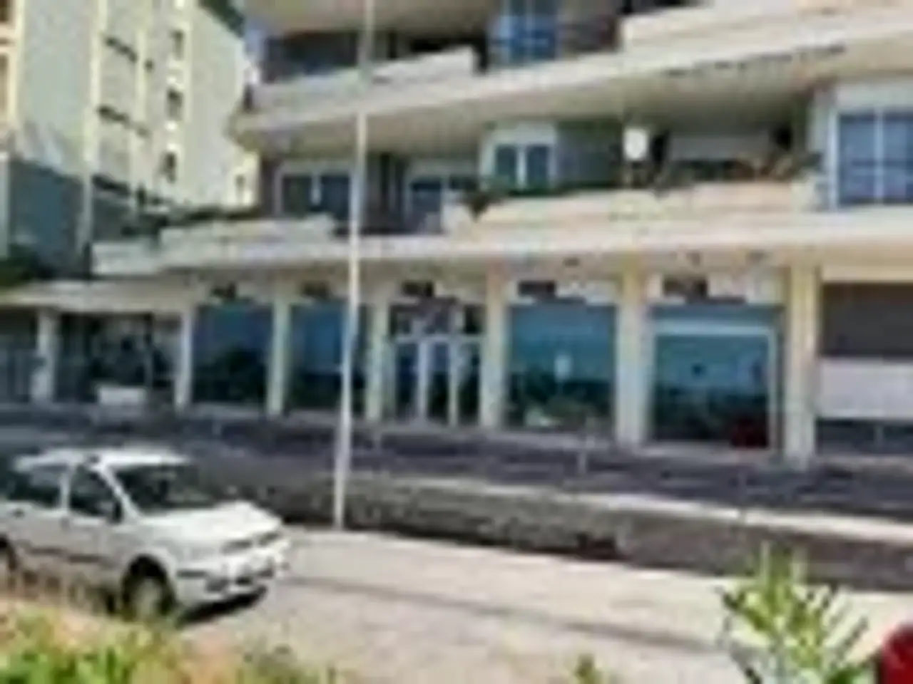 Locale commerciale in Via Fratelli De Mattia				 - 84123				 - Salerno, Salerno, {3} - Foto 1