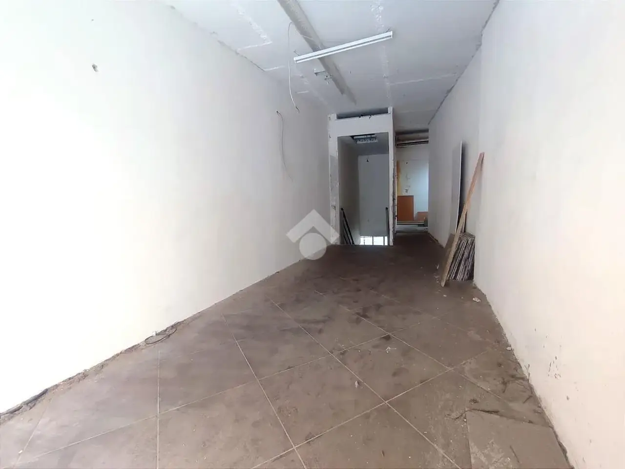 Negozio in Via Alvino 10, Castellammare Di Stabia, {3} - Foto 2