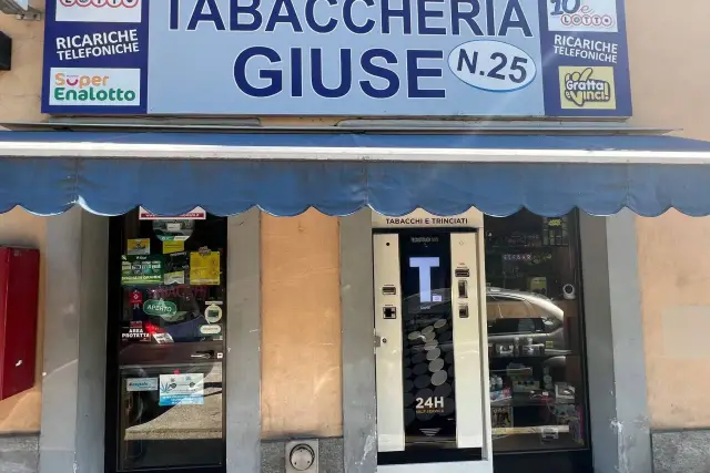 Geschäft in Via Clemente Lequio 94, Pinerolo - Foto 1