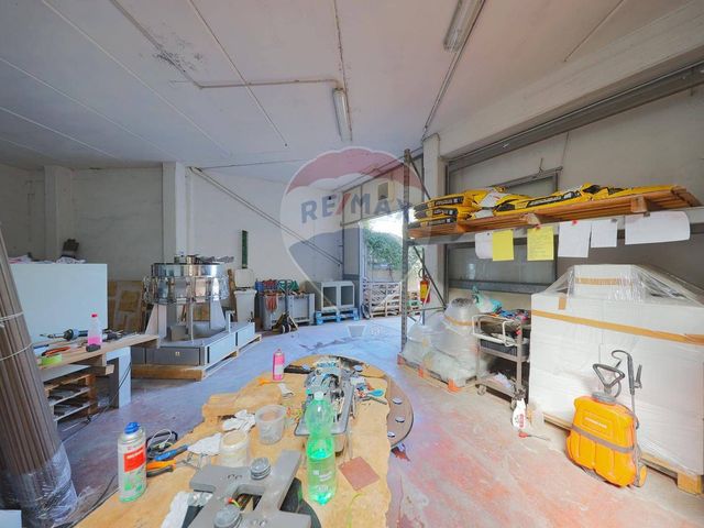 Warehouse in {3}, Via del Casale di Vallerano 13 - Photo 1