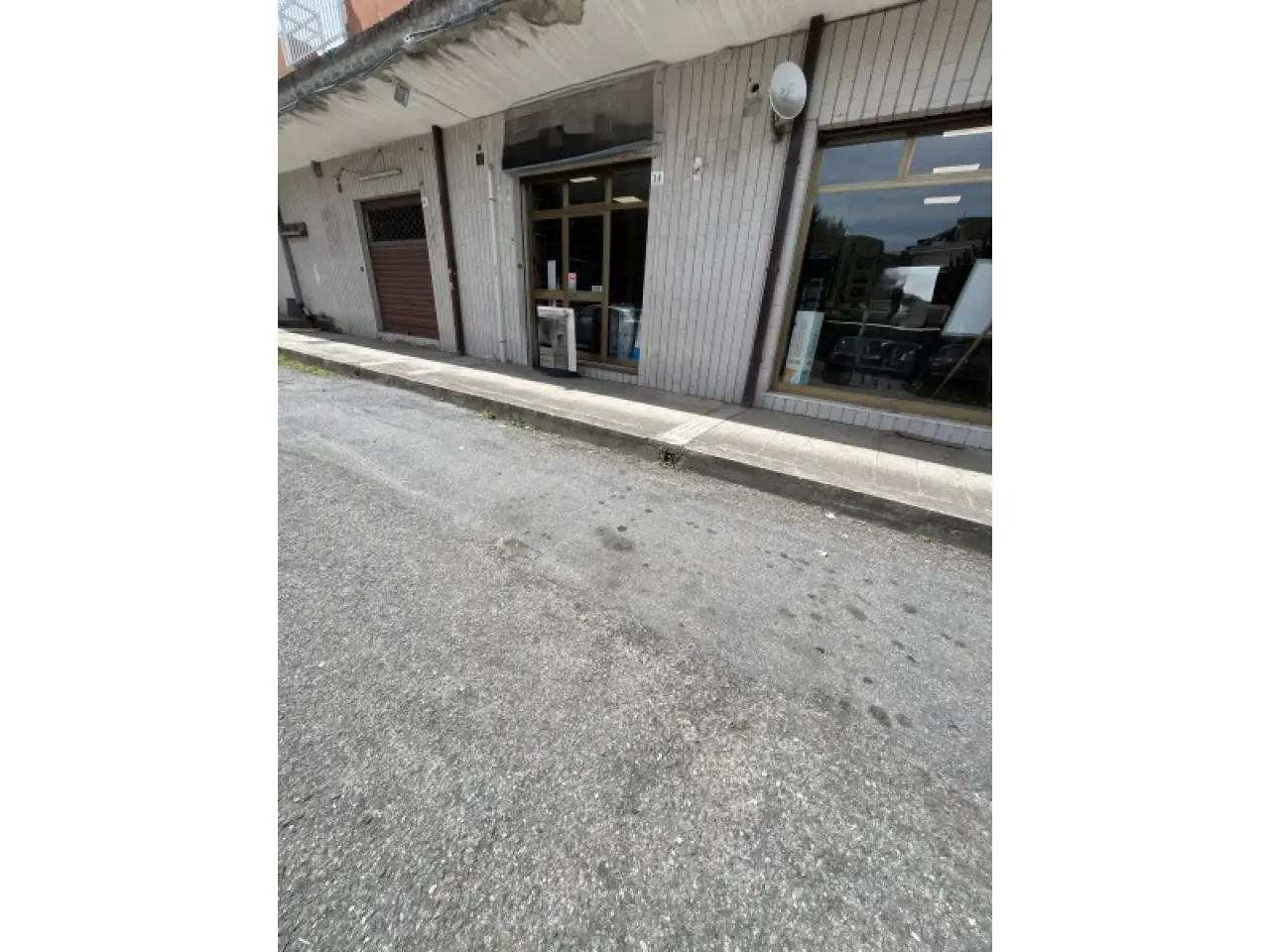 Negozio in Via Giuseppe Tommasi 6, Cosenza, {3} - Foto 2