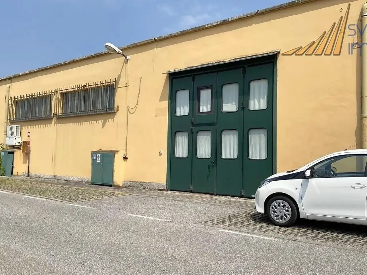 Capannone in Via Monte Pasubio 7, Monza, {3} - Foto 1