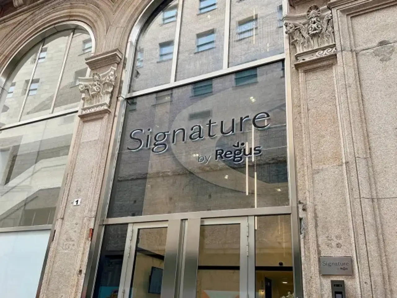 Ufficio in Via San Raffaele 1, Milano, {3} - Foto 2