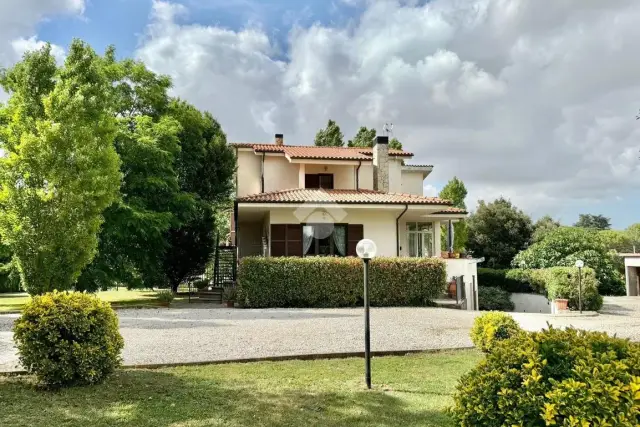 Villa in Strada Cassia Nord, Viterbo - Foto 1