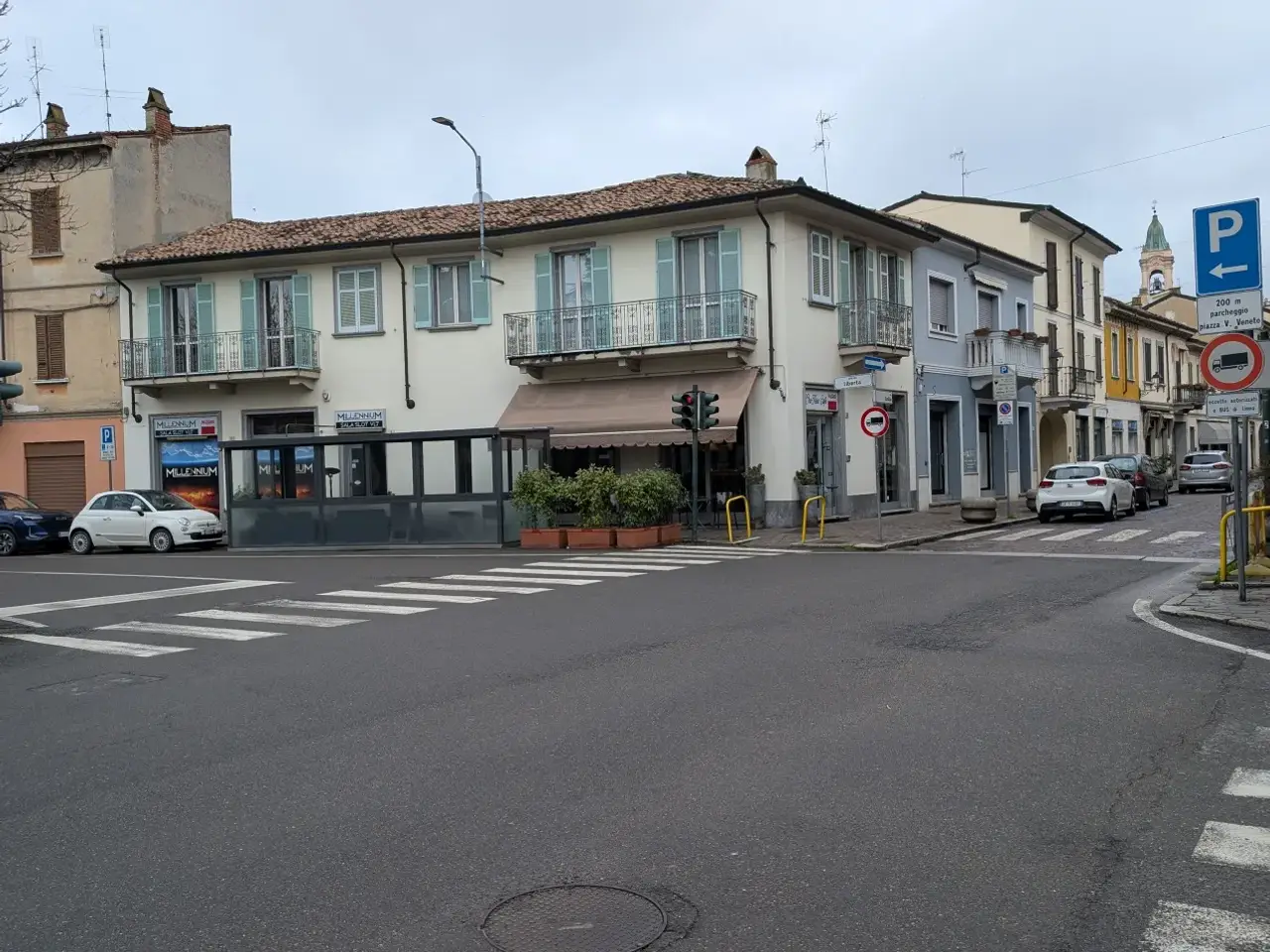 Palazzina commerciale in Piazza Liberta', Broni, {3} - Foto 1