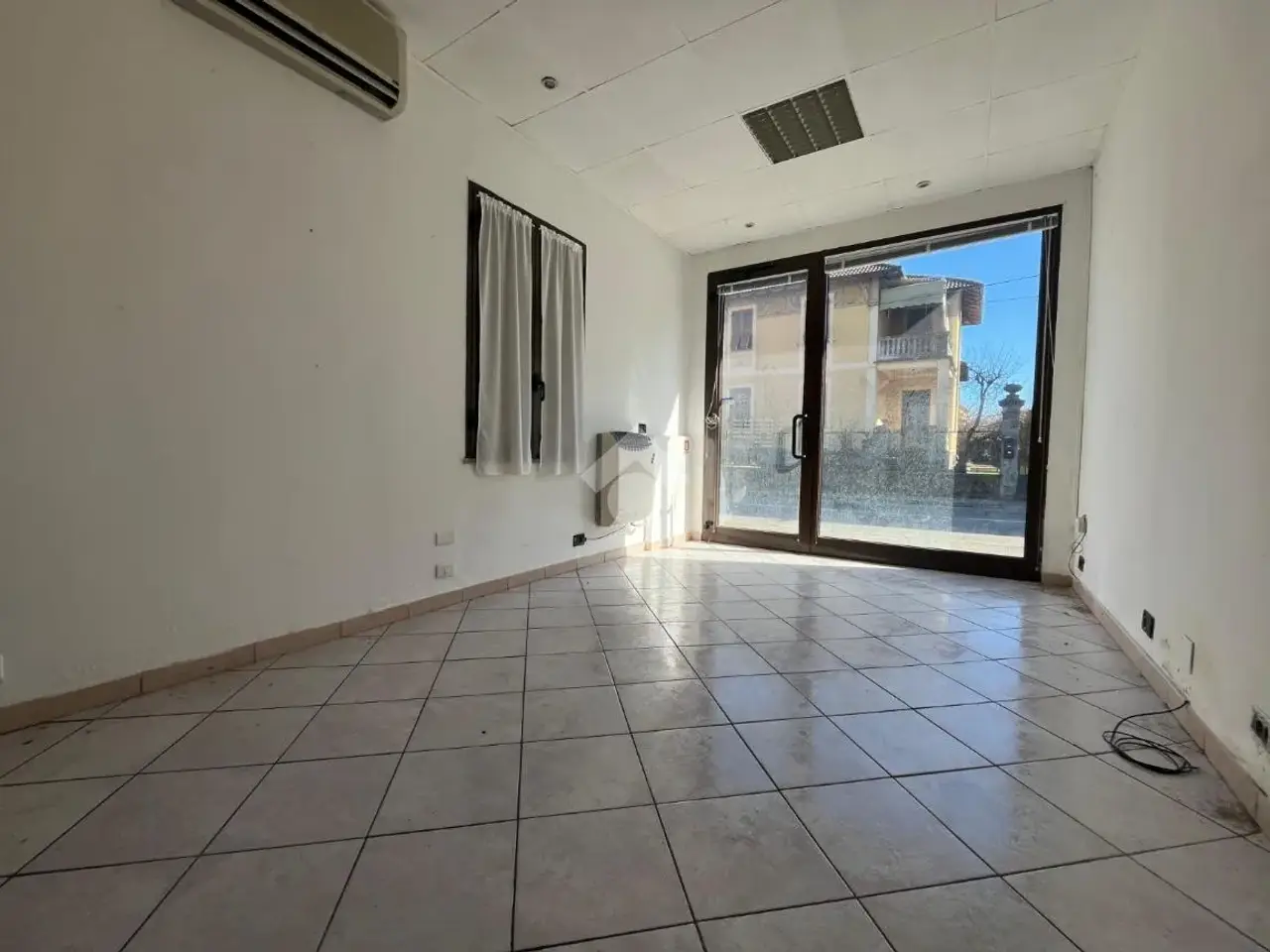 Negozio in Via Manzoni 7, Novi Ligure, {3} - Foto 1