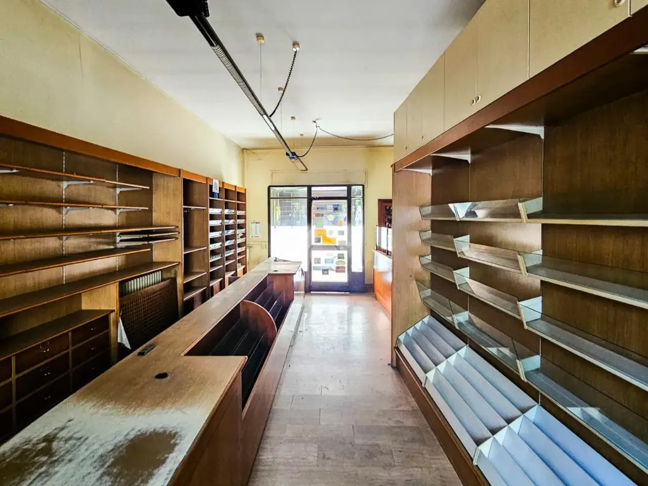 Negozio in Via Giuseppe Garibaldi 11, Verolanuova, {3} - Foto 2