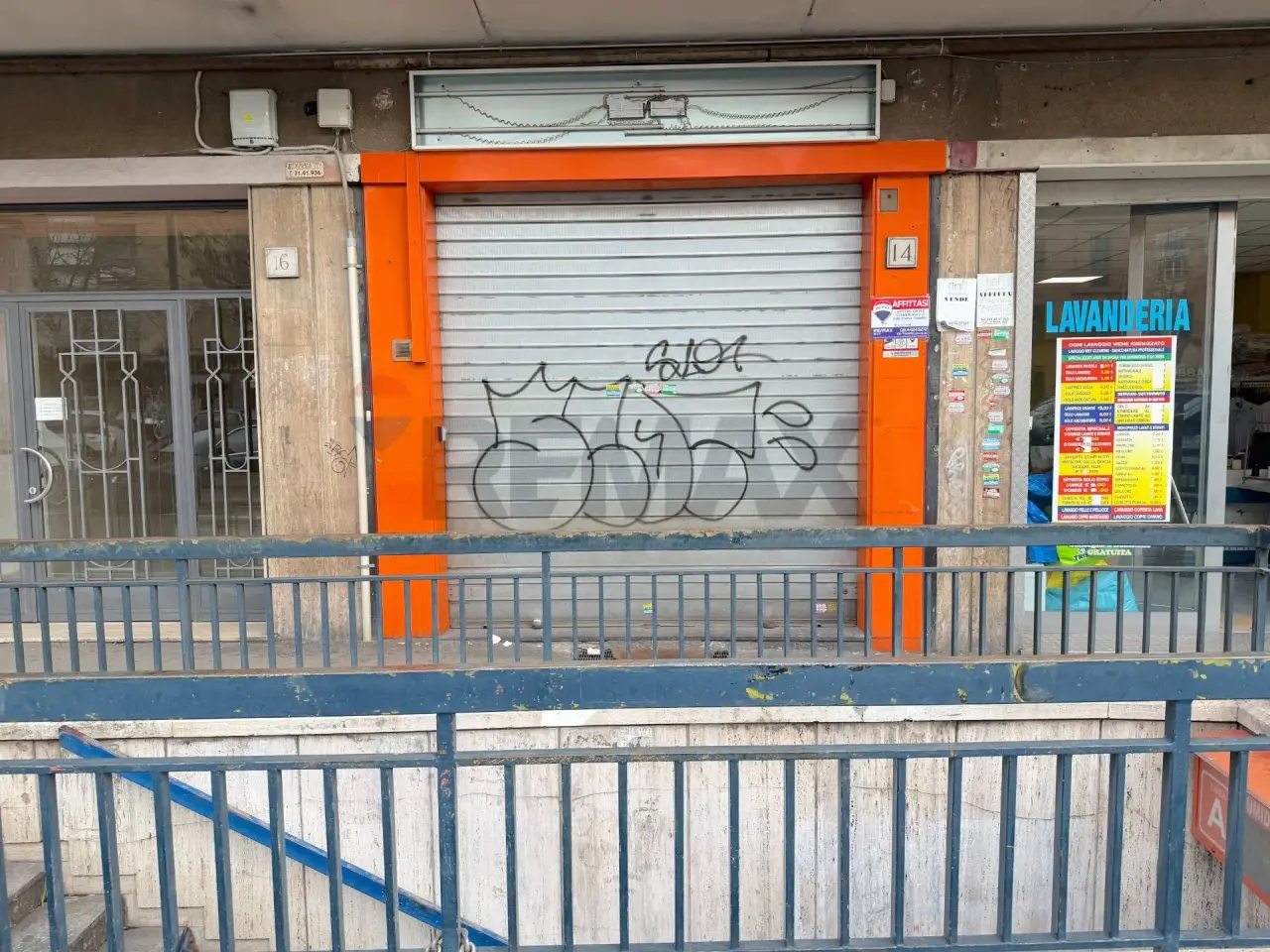 Negozio in Via Scribonio Curione, Roma, {3} - Foto 1
