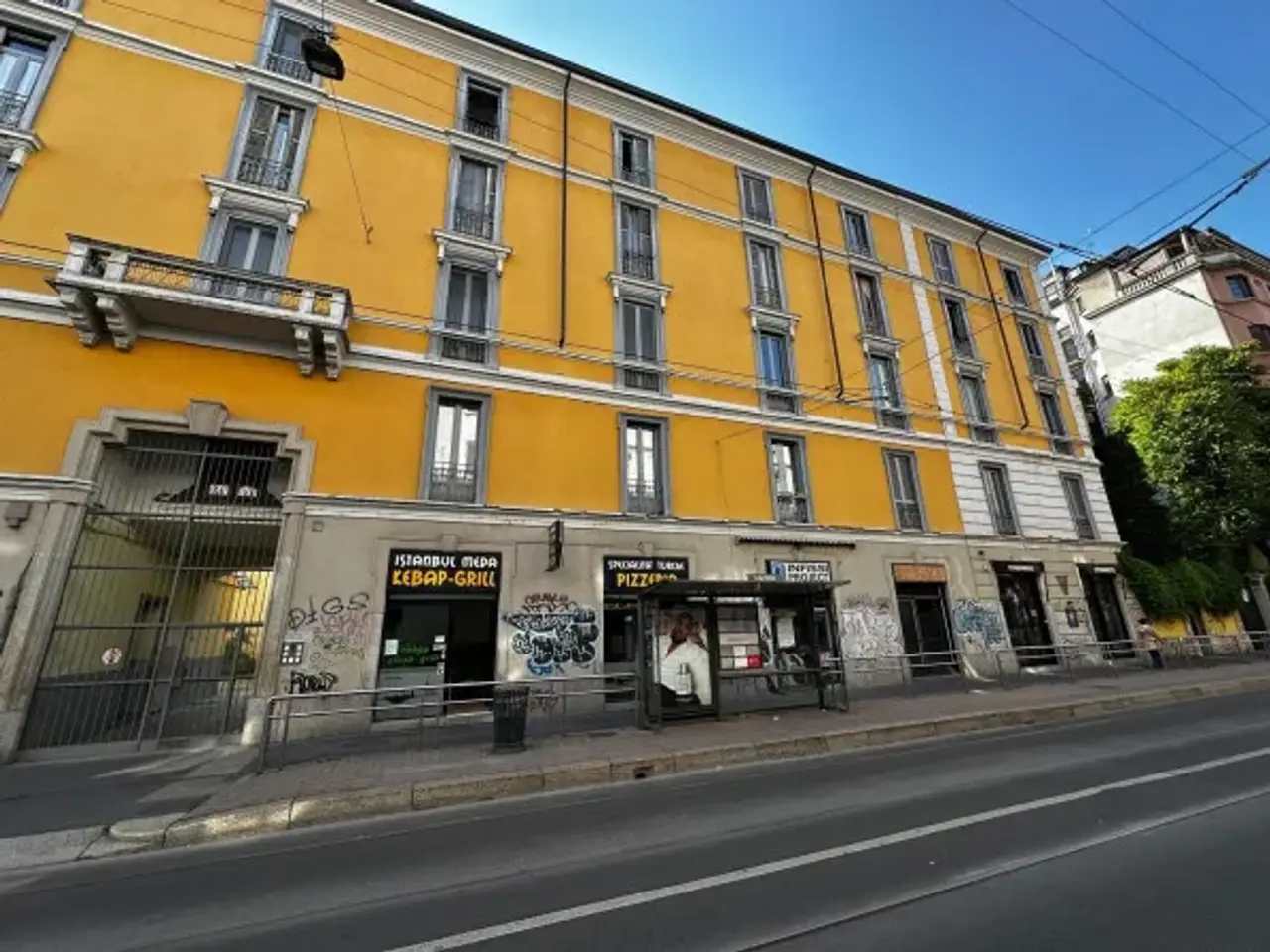 Negozio in Via Giuseppe Meda 6, Milano, {3} - Foto 1