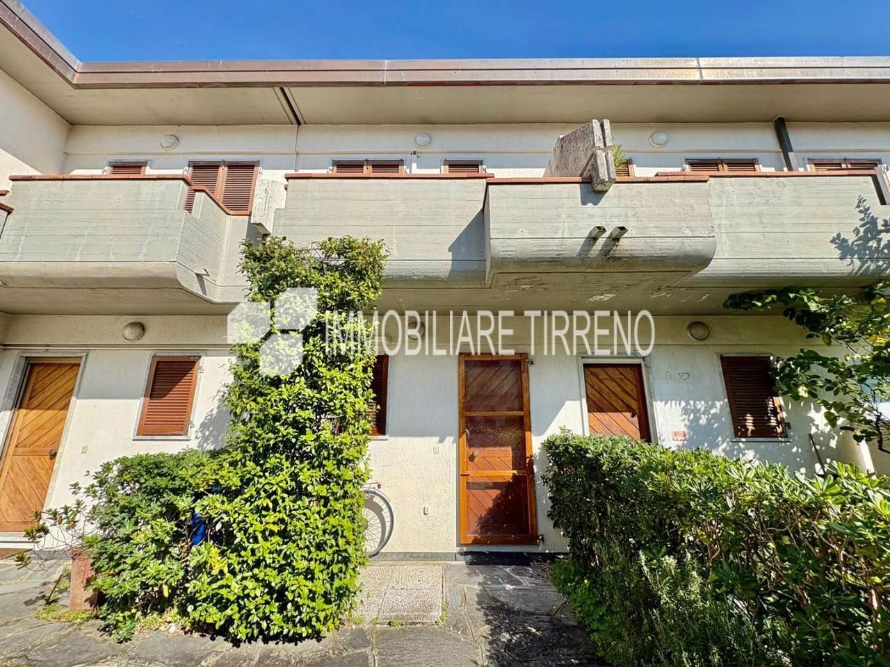 casa indipendente in vendita a Massa in zona Marina di Massa