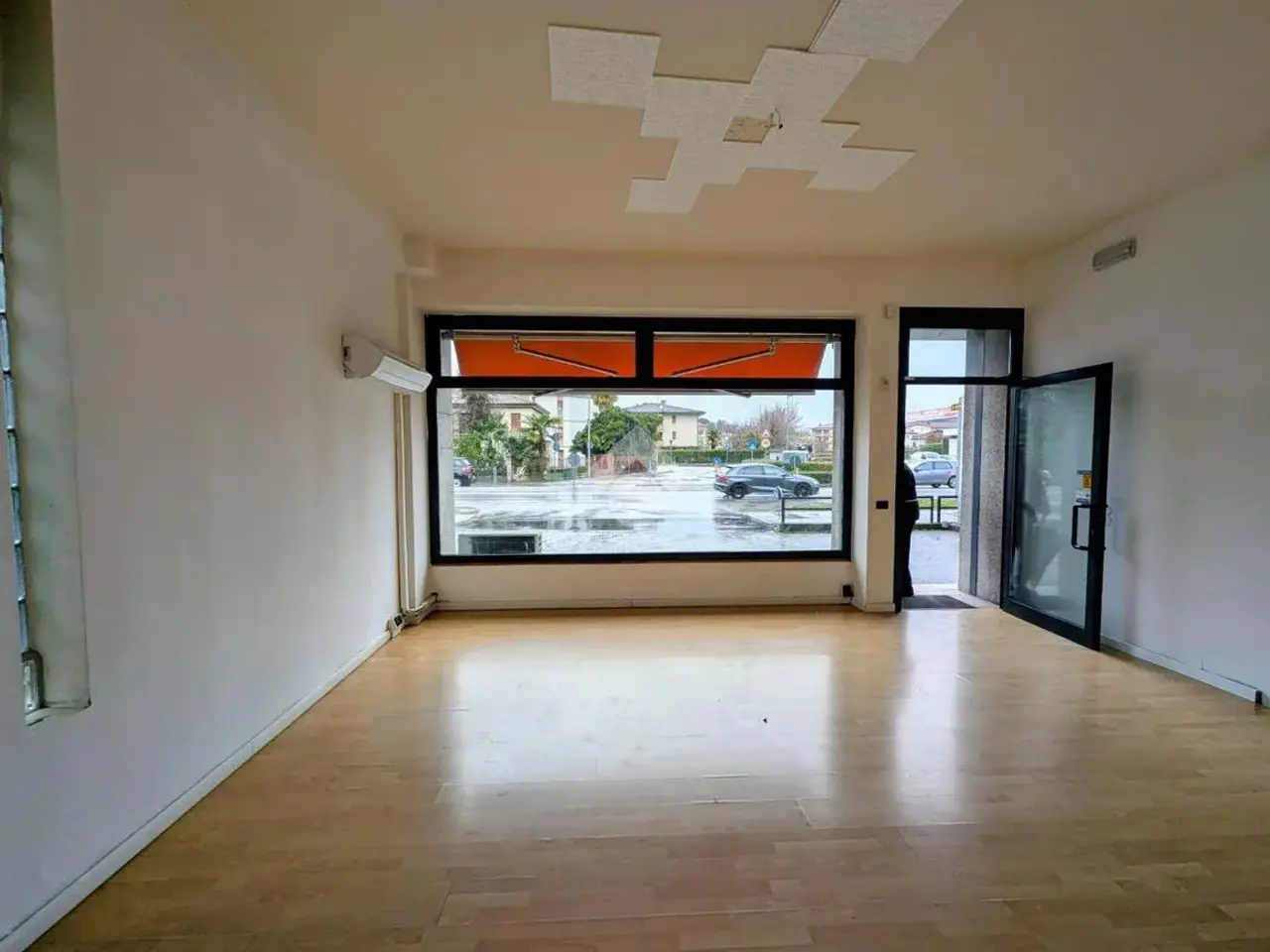 Negozio in Viale Venezia, Conegliano, {3} - Foto 2