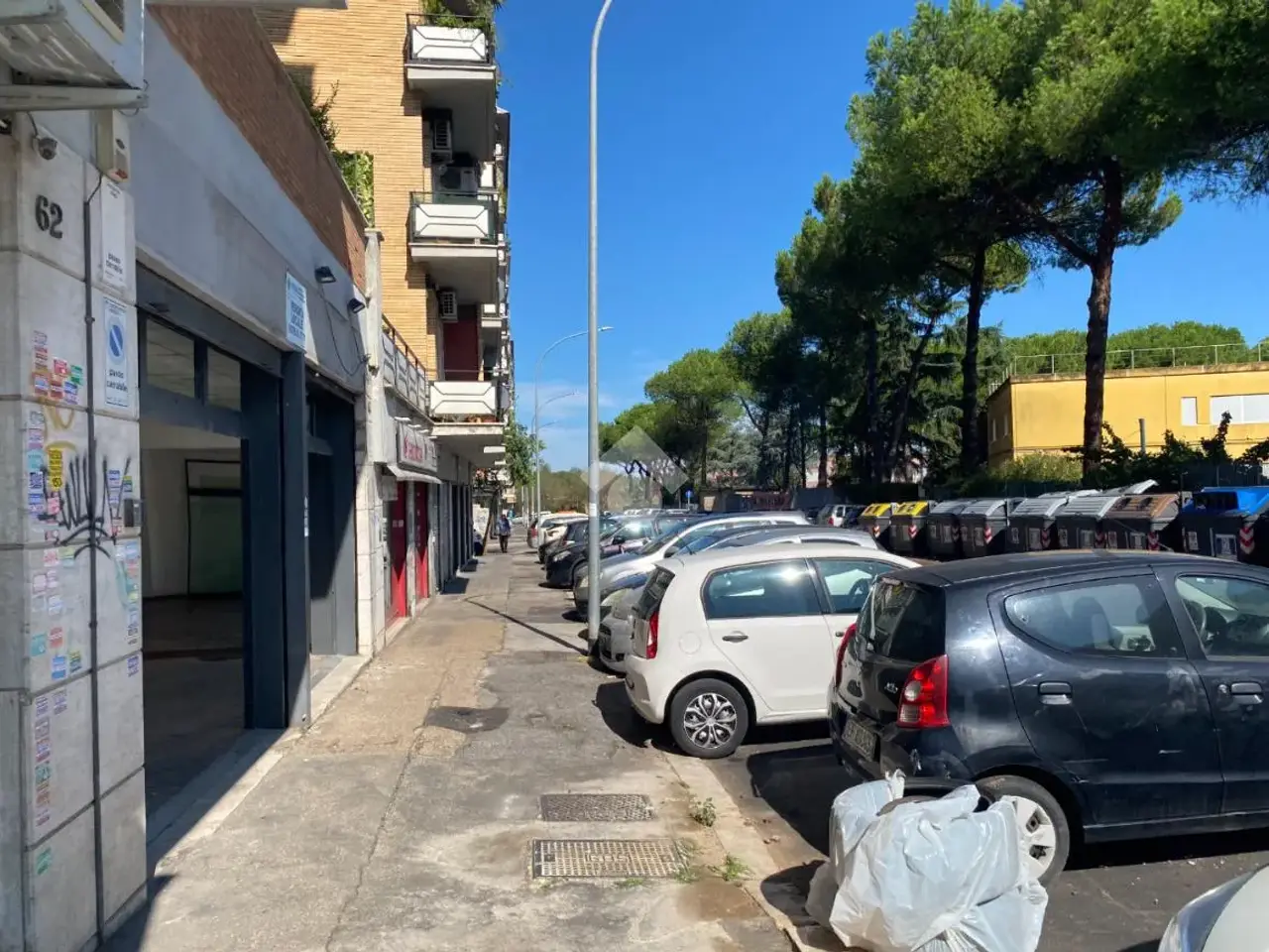 Negozio in Via Sestio Menas 64, Roma, {3} - Foto 1