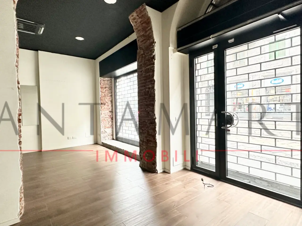 Negozio in Corso di Porta Romana, Milano, {3} - Foto 1