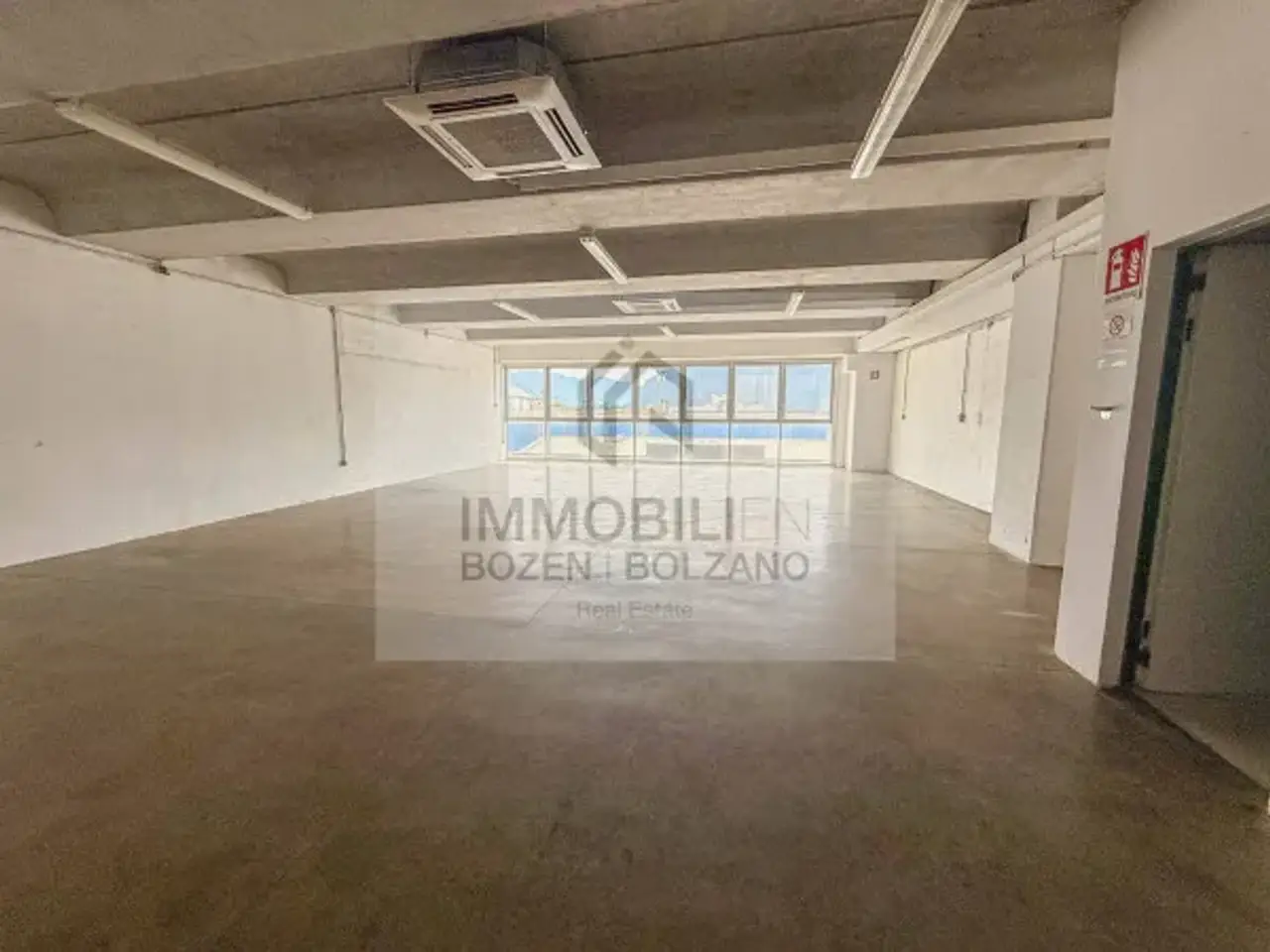 Magazzino in Via Bruno Buozzi 18, Bolzano, {3} - Foto 1