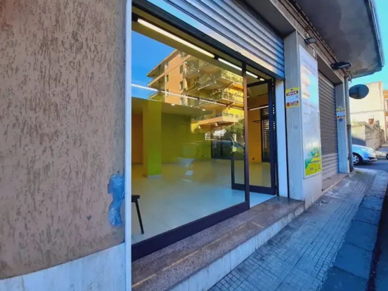 Negozio in Via Raffaello Grasso 48, Giarre, {3} - Foto 1