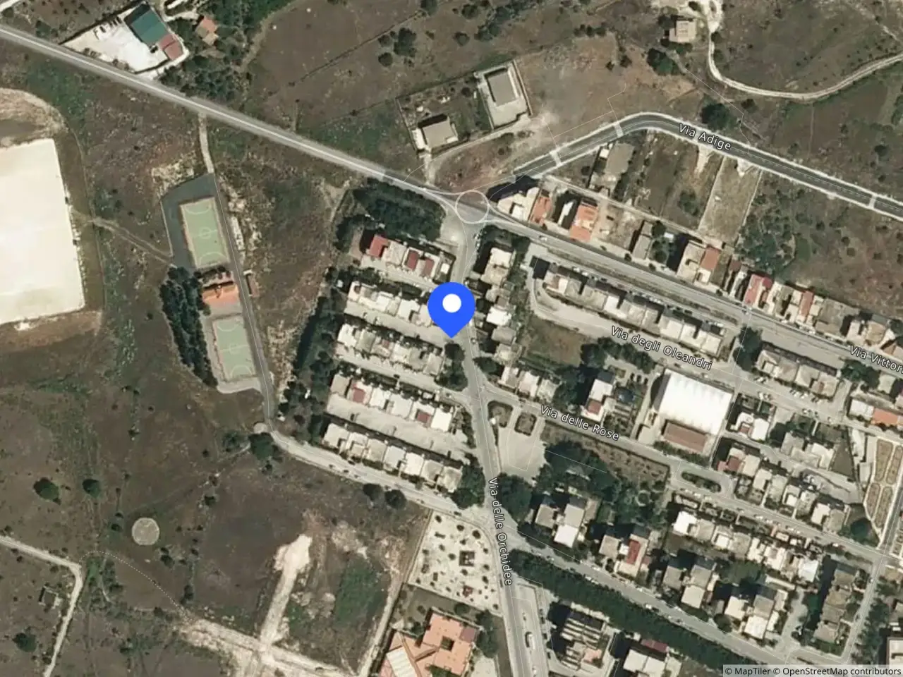 Garage in Frazione Villasmundo, Via delle Orchidee, 12 12, Melilli, {3} - Foto 2