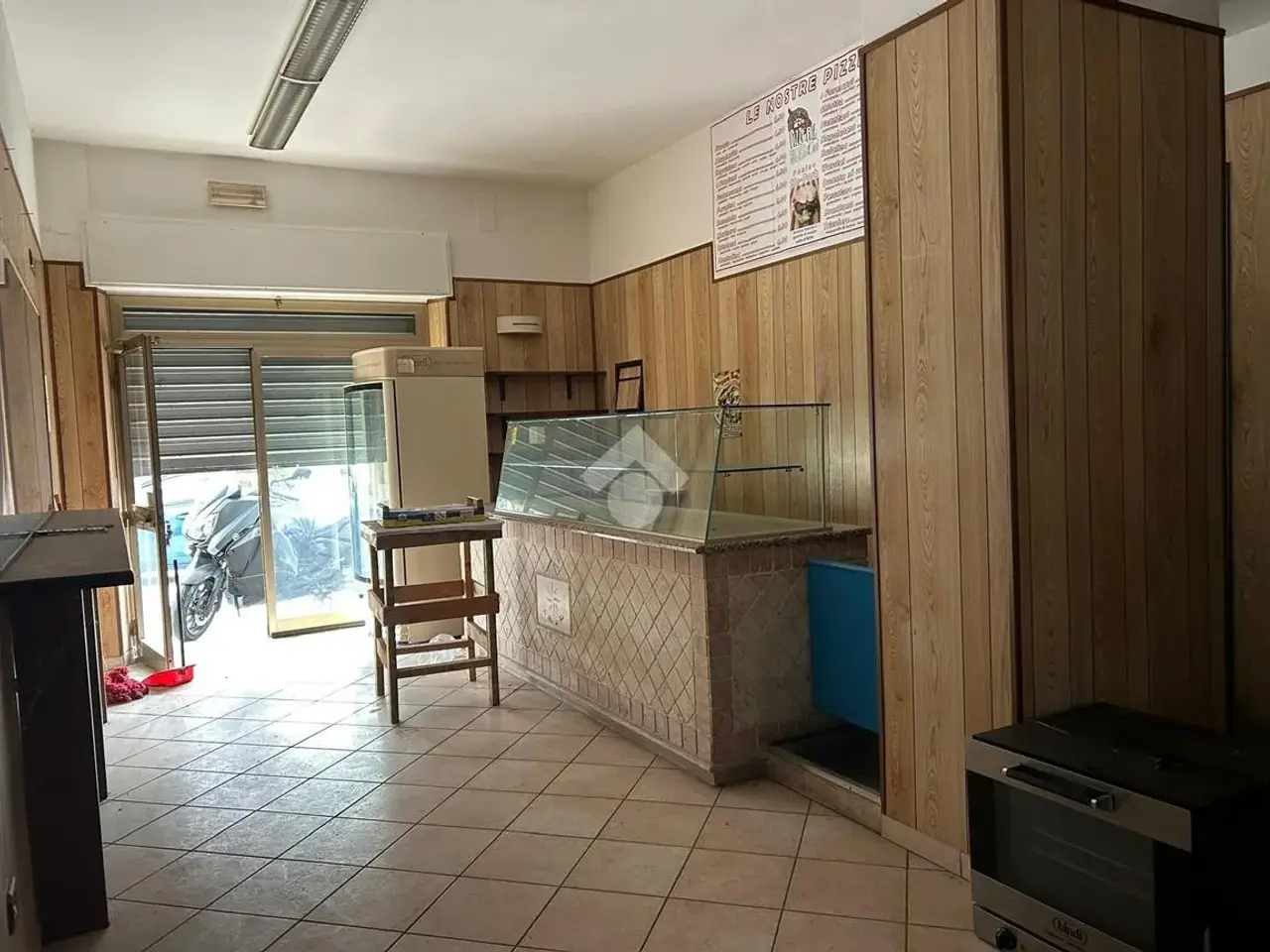 Negozio in Strada Tuderte 52, Perugia, {3} - Foto 2