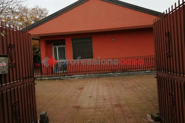 Villa in Via Bolano 15, Pedara - Foto 1